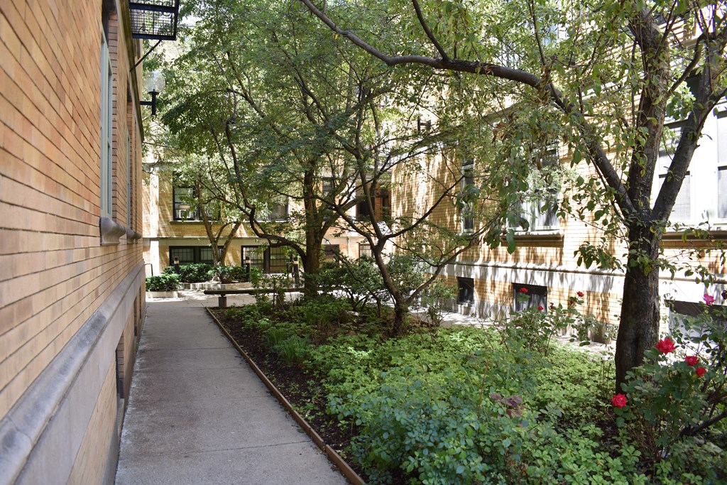 Newcastle-Saranac Apartments