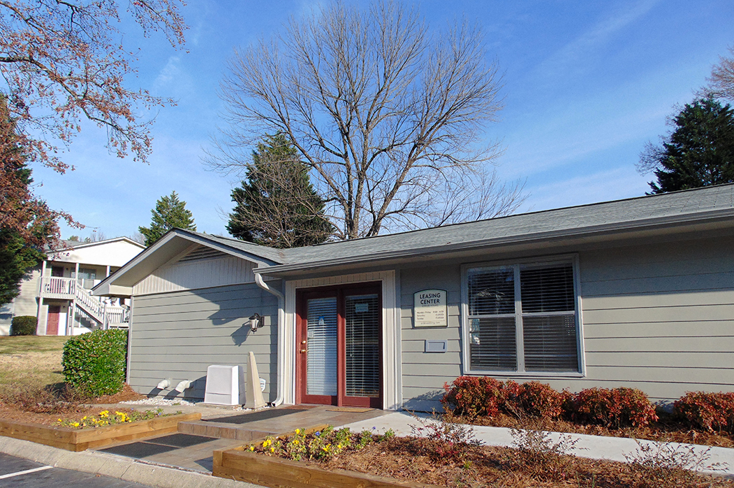 Photos and Video of Legacy Pointe Apartments in Greensboro, NC