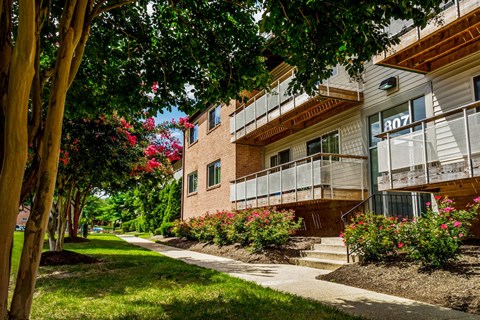 laurel park exterior