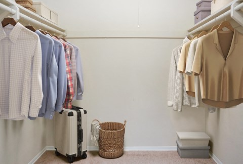 laurelton court closet