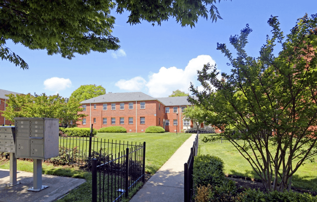 Outdoor Outdoor at Eagles Crossing Apartment, Washington, DC, 20032
