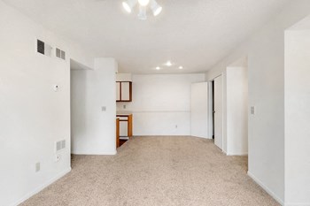 4027 North Bennington Ave. 1-2 Beds Apartment for Rent - Photo Gallery 132