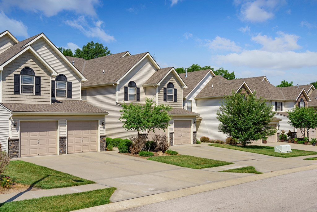 a row of houses in a suburban neighborhood