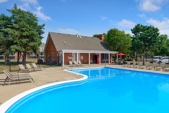 1340 42nd Street 1-3 Beds Apartment for Rent - Photo Gallery 3