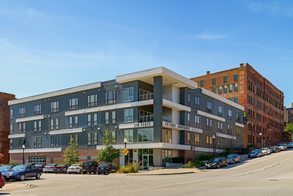 the building in which the hotel is located