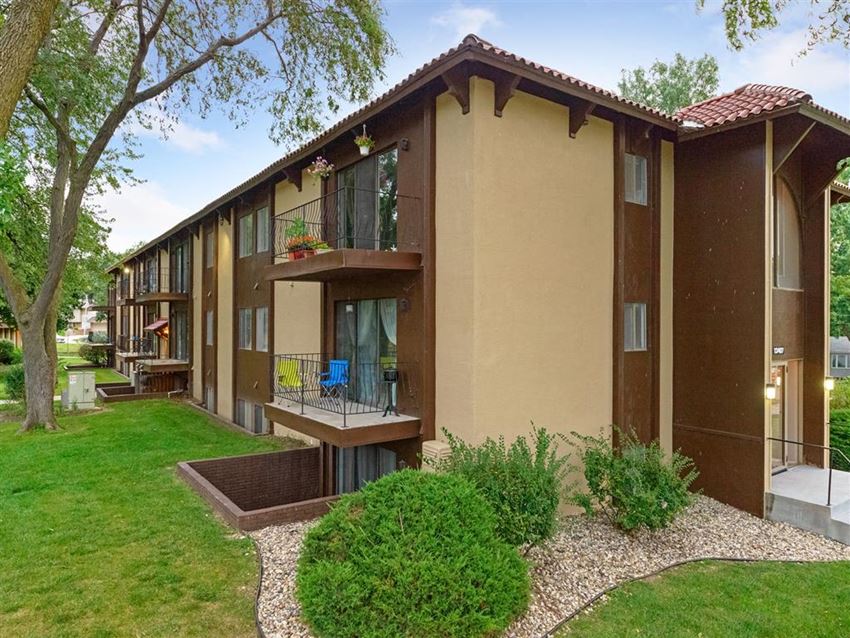 13407 Montclair Drive Studio-2 Beds Apartment for Rent - Photo Gallery