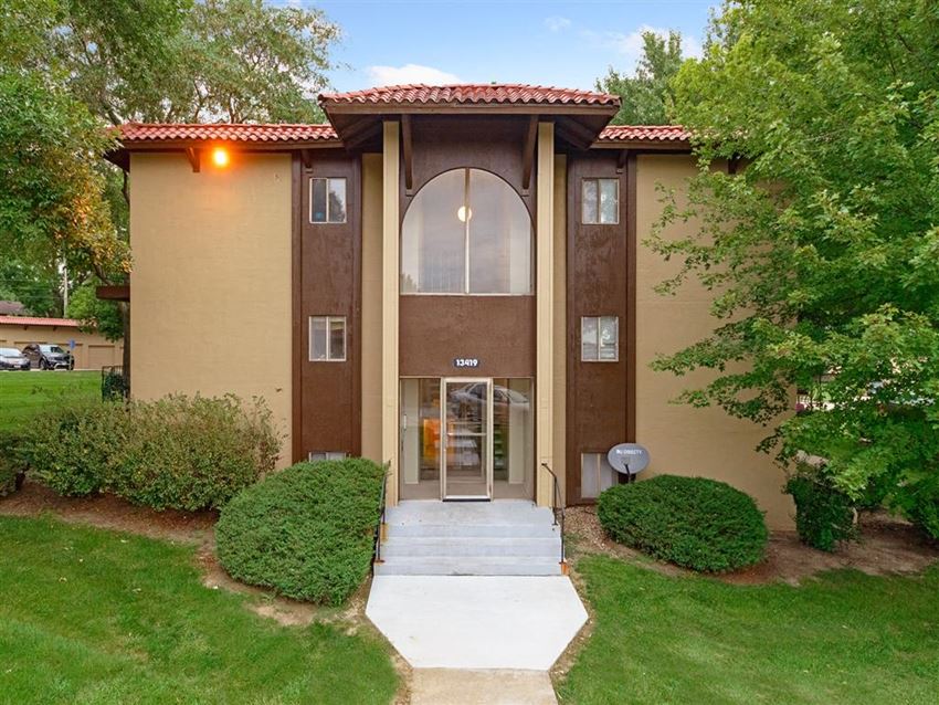 13407 Montclair Drive Studio-2 Beds Apartment for Rent - Photo Gallery