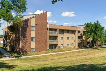 2000 Westown Pkwy. #37 1-2 Beds Apartment for Rent - Photo Gallery 2
