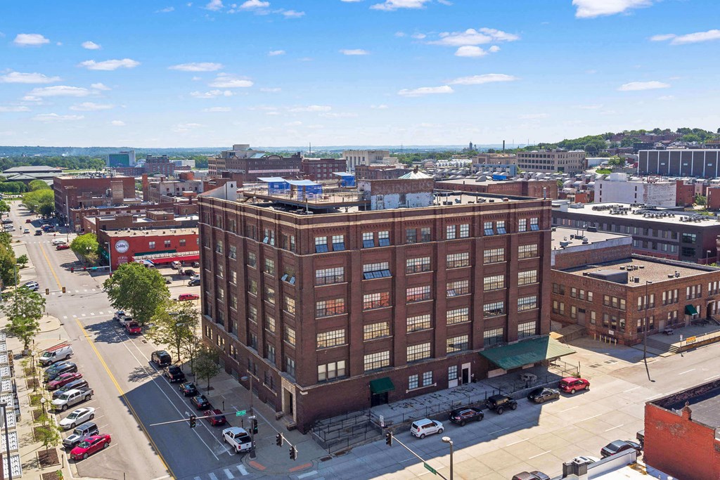 a view of the building from above in the city