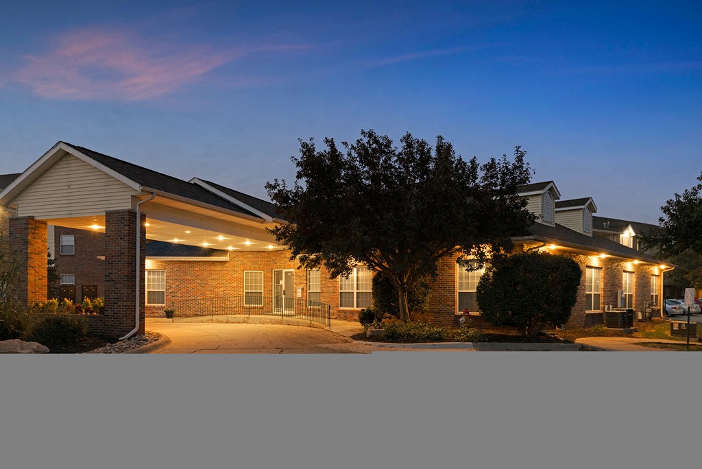the preserve at ballantyne commons apartment building at night