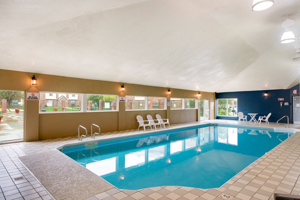the swimming pool at the holiday inn express convention center