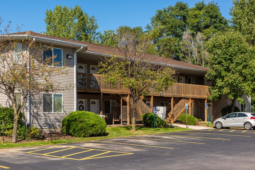 the building where the motel is located