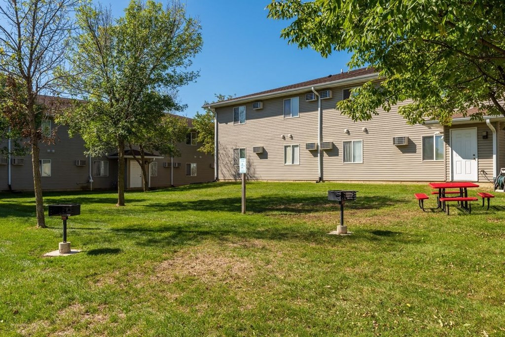 our apartments have a spacious yard with picnic tables
