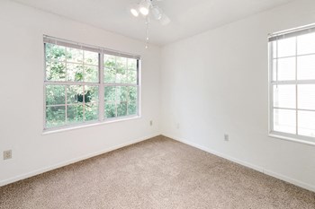 4027 North Bennington Ave. 1-2 Beds Apartment for Rent - Photo Gallery 37