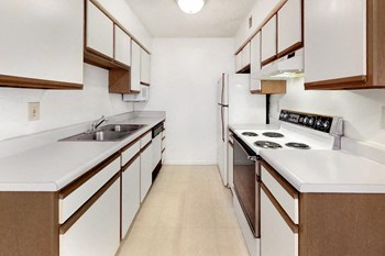4027 North Bennington Ave. 1-2 Beds Apartment for Rent - Photo Gallery 108