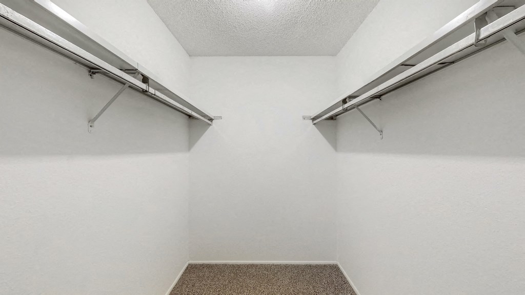 the preserve at ballantyne commons cyber office space with white walls