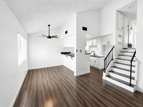 1212-1216 W. Gardena Blvd Studio Apartment for Rent