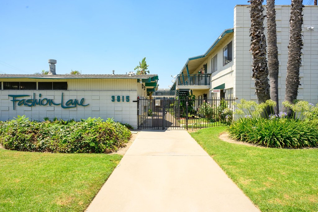 Sidewalk Sidewalk at Fashion Lane Apts, El Monte