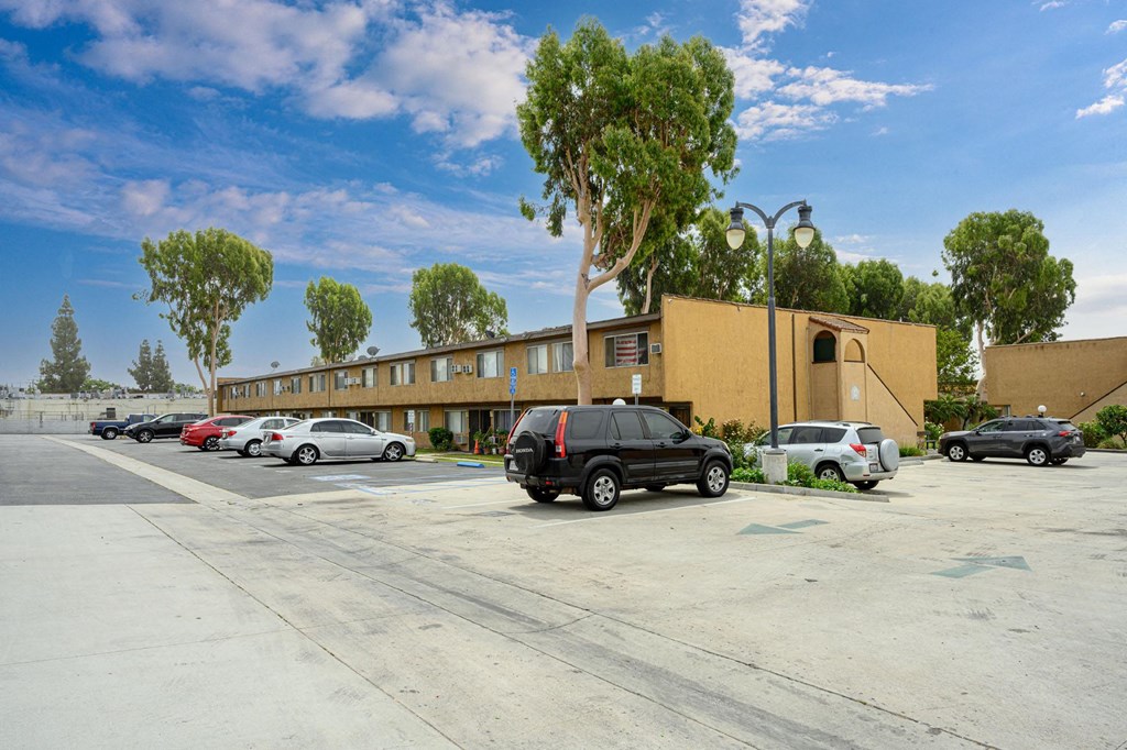 La Puente Garden Apts, La Puente, CA 91744