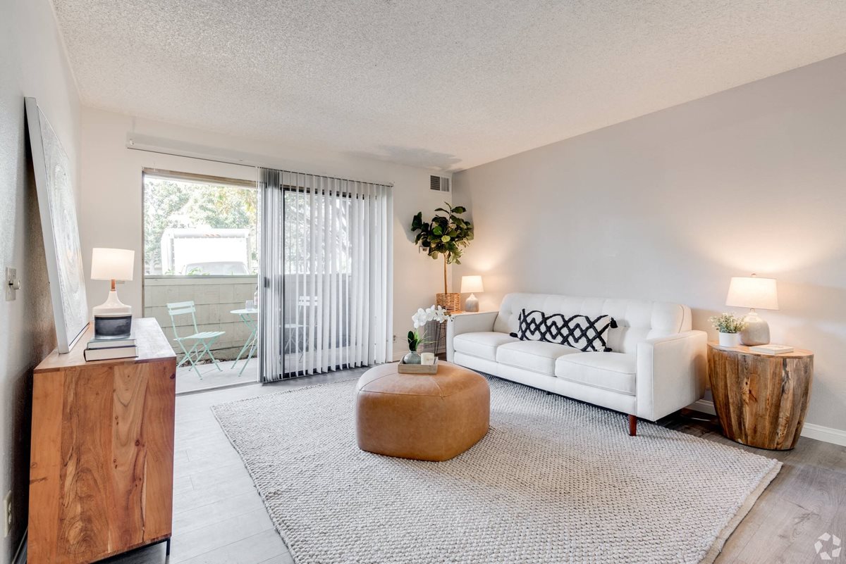 Alosta Place Apartments