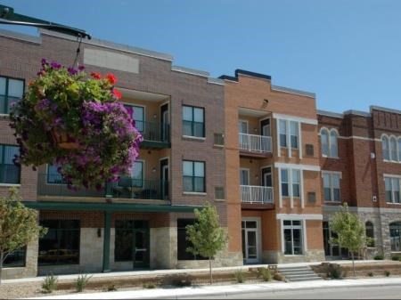 waterford commons apartment building