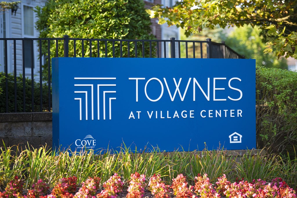 Apartment signature at Townes at Village Center Apartments, Reisterstown