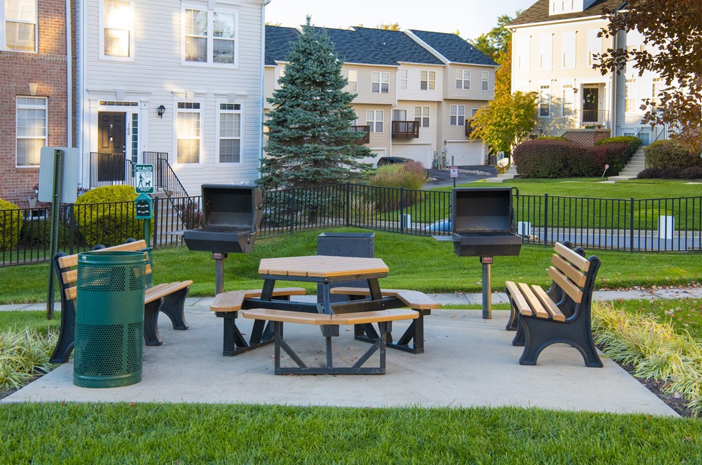 Outdoor seating at Townes at Village Center, Reisterstown