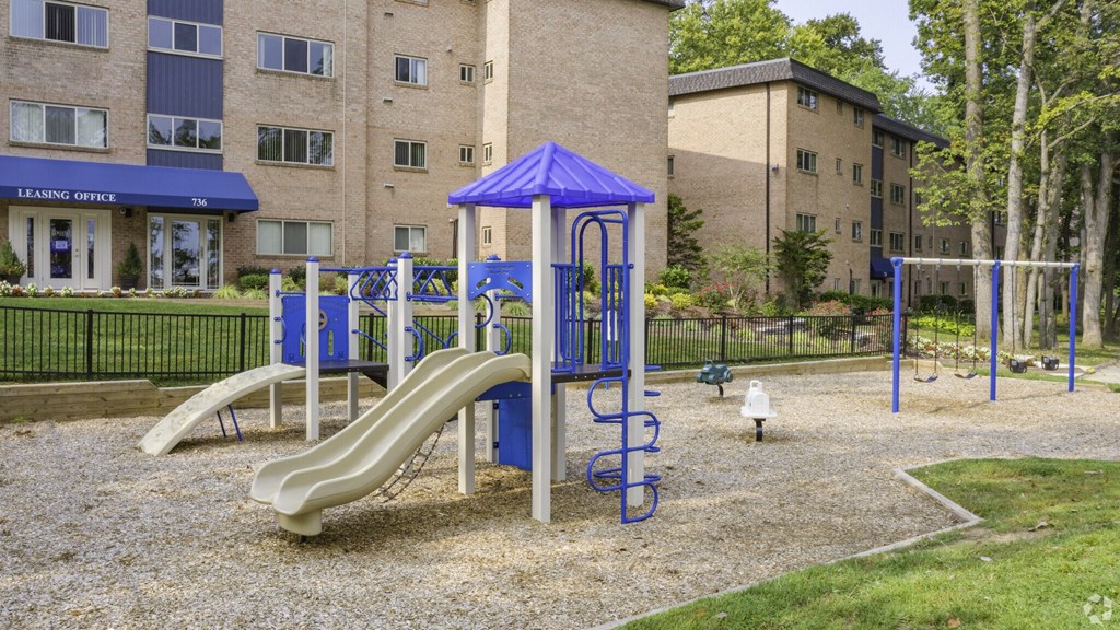 Playground at Somerset at Towson Apartments, Towson, MD