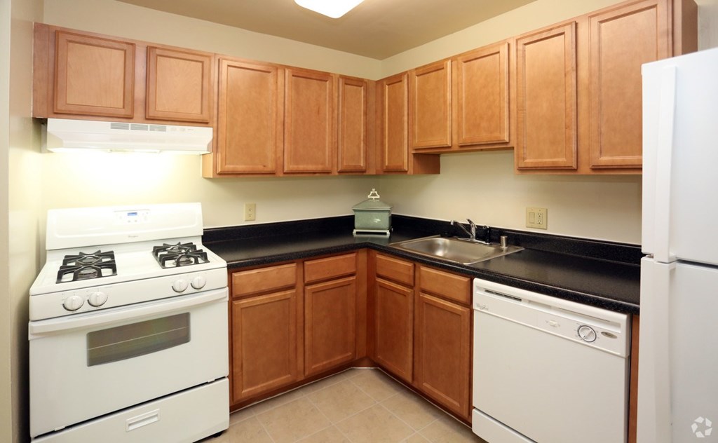 Kitchen at Spa Cove Apartments, Annapolis, 21403