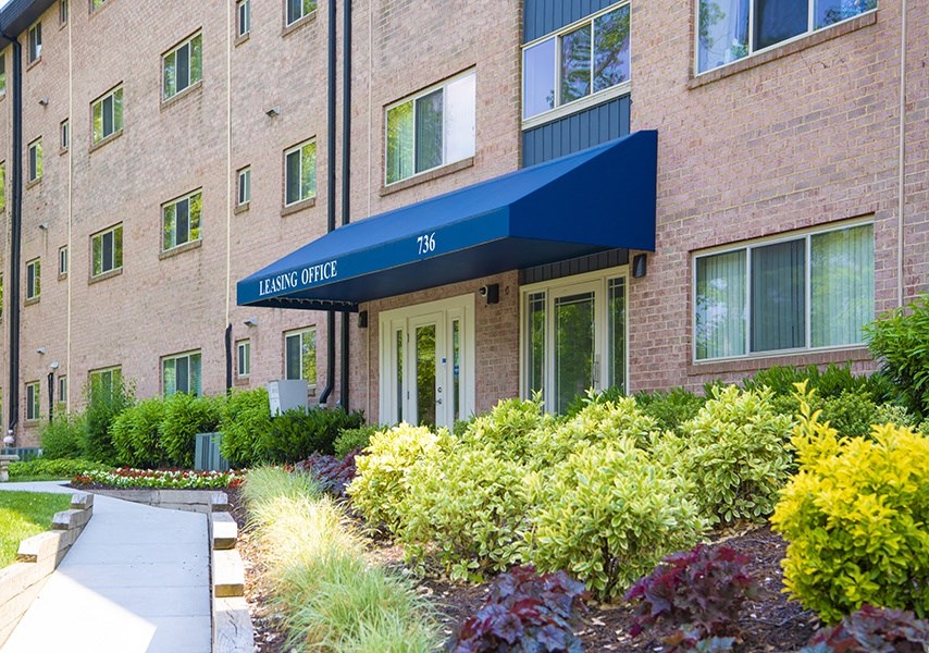 Leasing Office at Somerset at Towson Apartments, Towson
