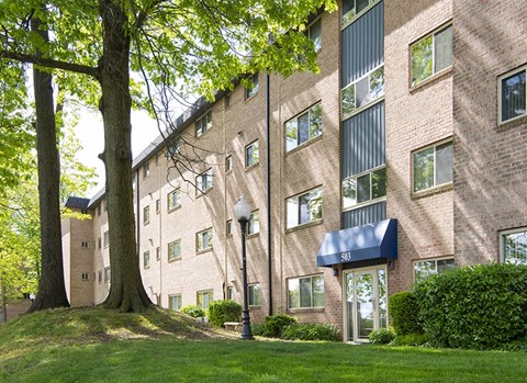 Somerset at Towson Exterior at Somerset at Towson Apartments, Towson