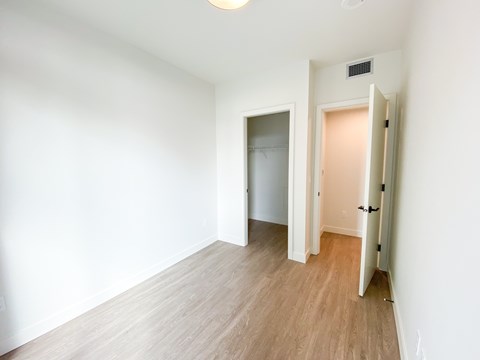 1Bed+Den