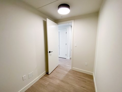 1Bed+Den