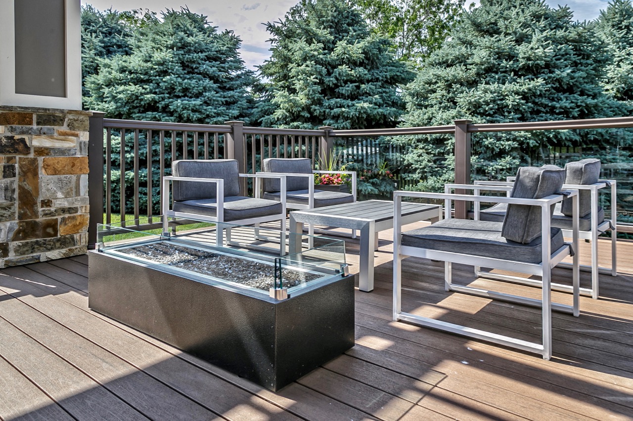 Terrace Lounge at Tiburon View Apartments, Omaha, NE