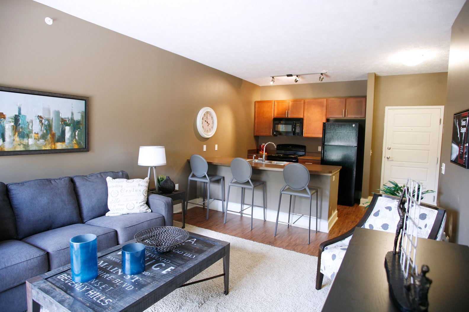 Pacific West Apartments Living Room & Kitchen