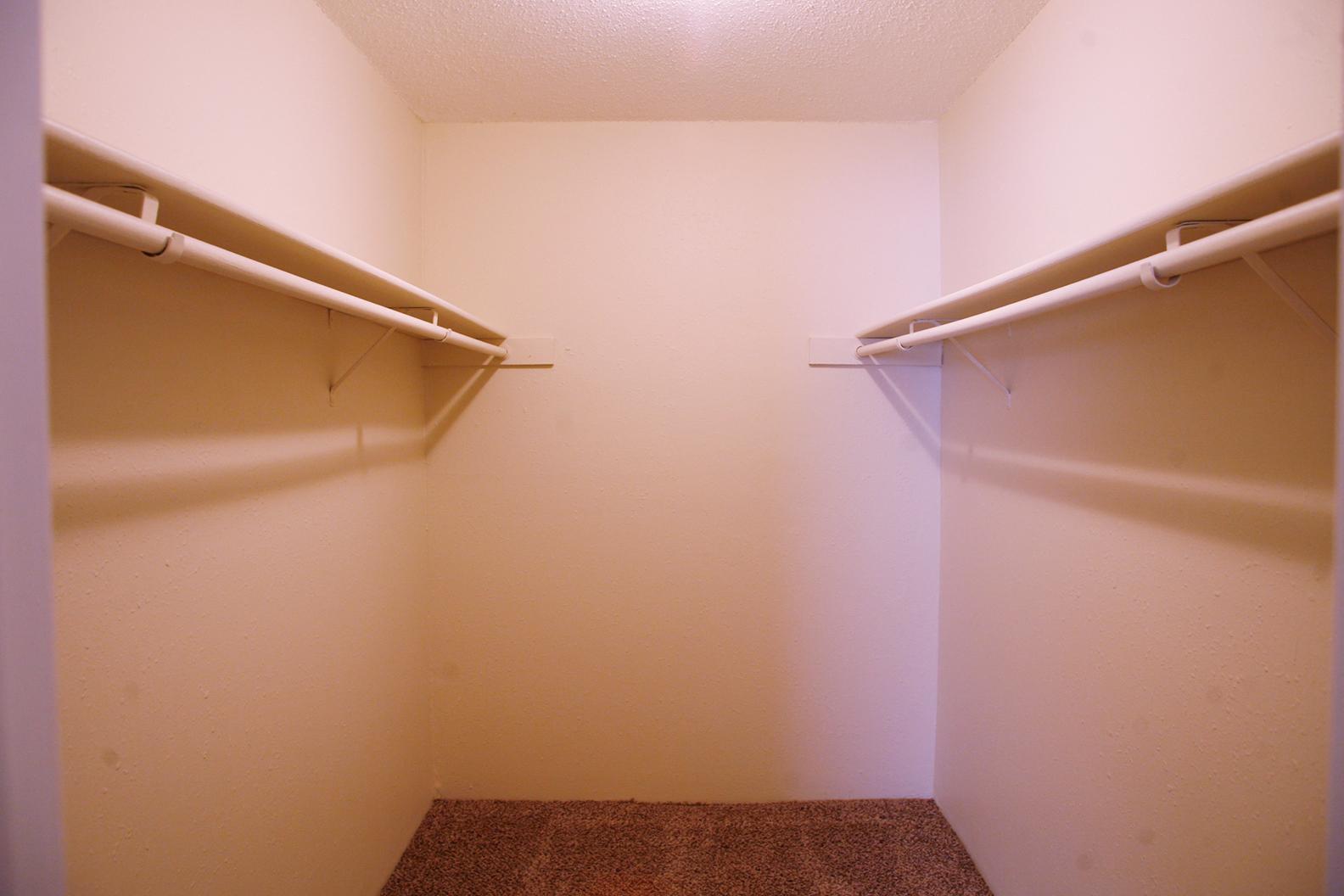 Pacific West Large Closets