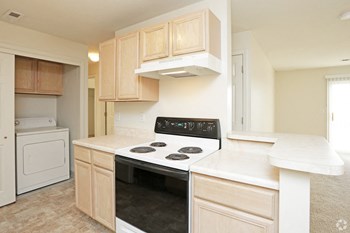 1274 Deerfield Blvd 1-3 Beds Apartment for Rent - Photo Gallery 7