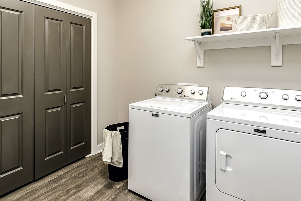 Studio, 1, 2 and villa-style homes featuring stainless steel appliances, granite coutertops, plank flooring, and many other amazing amenities at The 8801 in Lincoln, NE.