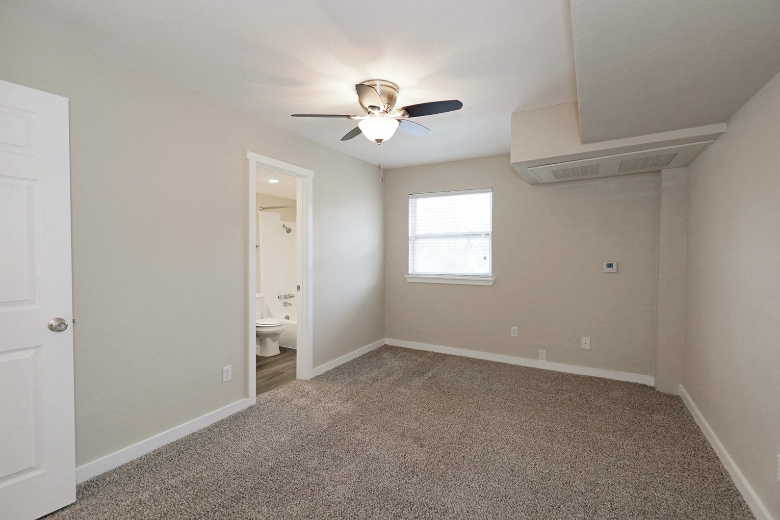 Studio, one and two bedroom apartment homes at Bennett Pointe Apartments in Edmond, OK