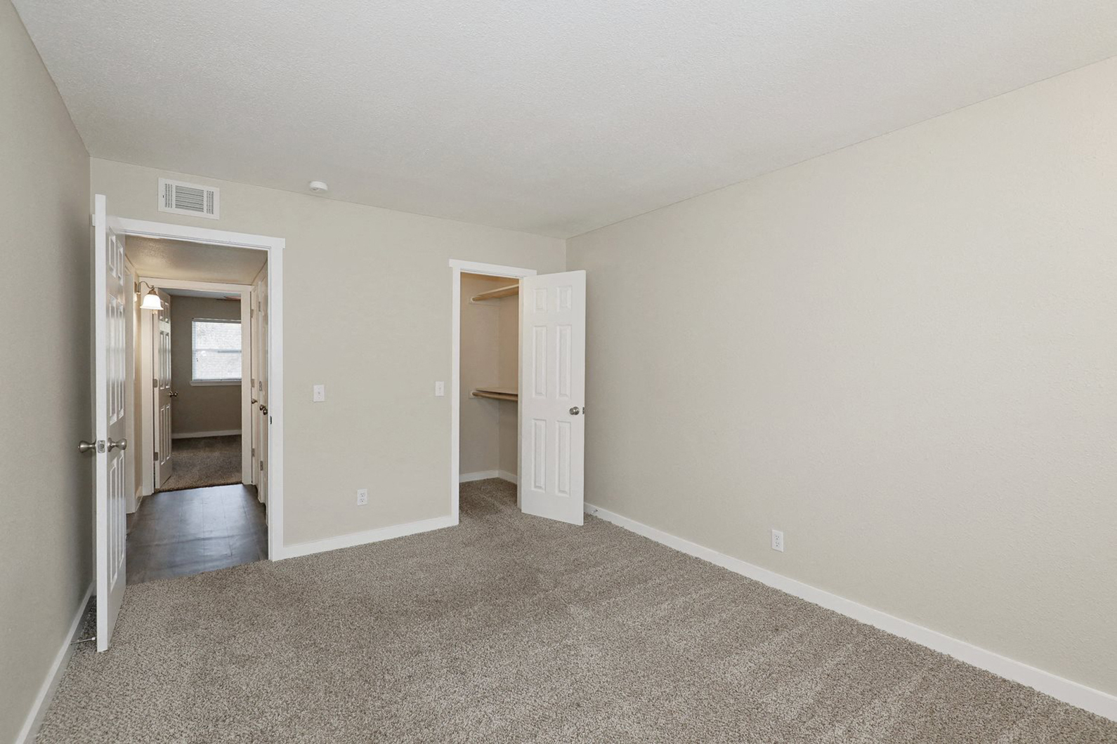 Studio, one and two bedroom apartment homes at Bennett Pointe Apartments in Edmond, OK