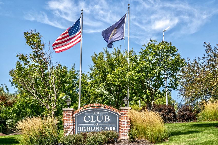Property Signage at Club at Highland Park Apartments, Omaha, NE - Photo Gallery 1