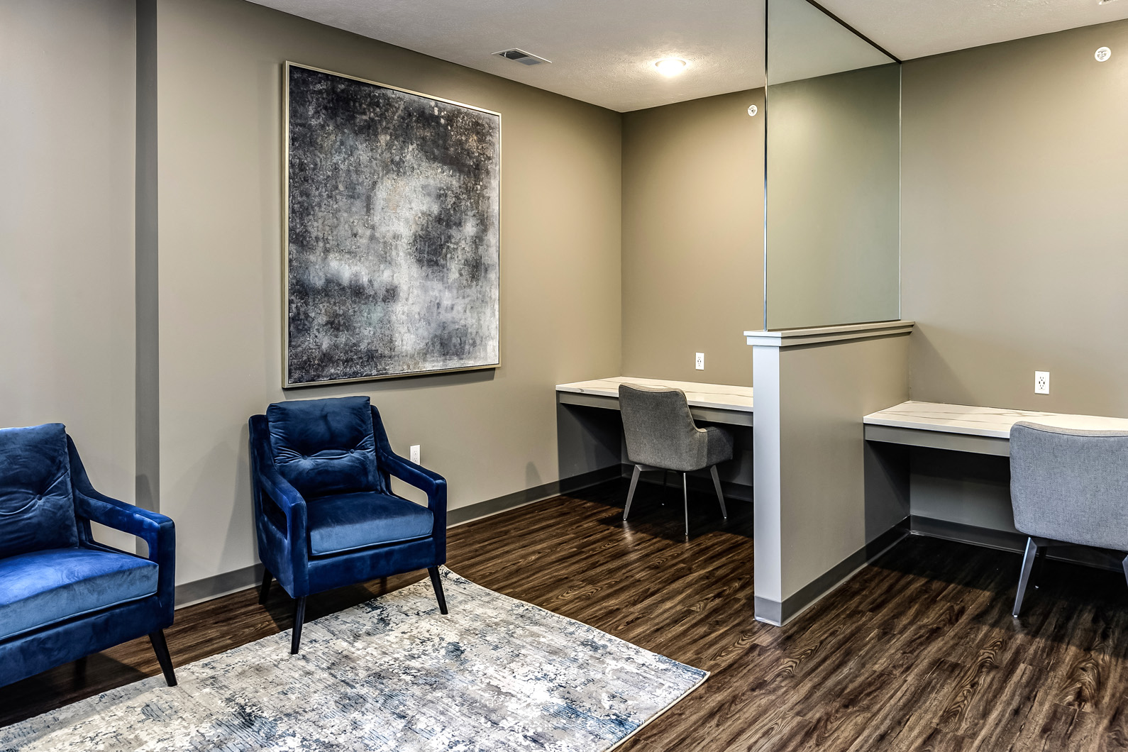 Co-work Room at The Apartments at Lux 96 in Papillion, NE