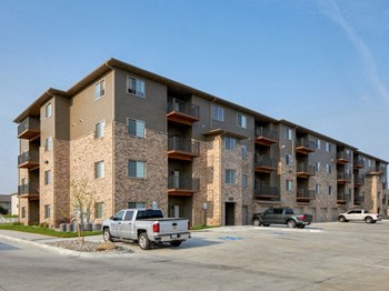 Property Exterior at Deerfield Clubhouse Apartments in Fremont, NE - Photo Gallery 2