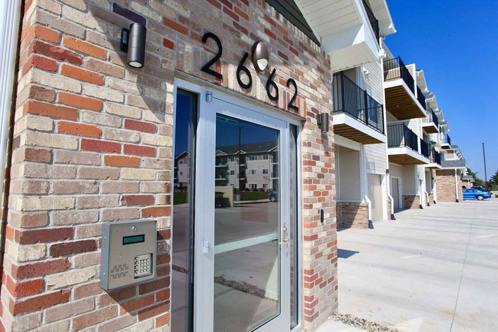 Building entrance at The Flats at 5th in Columbus, NE