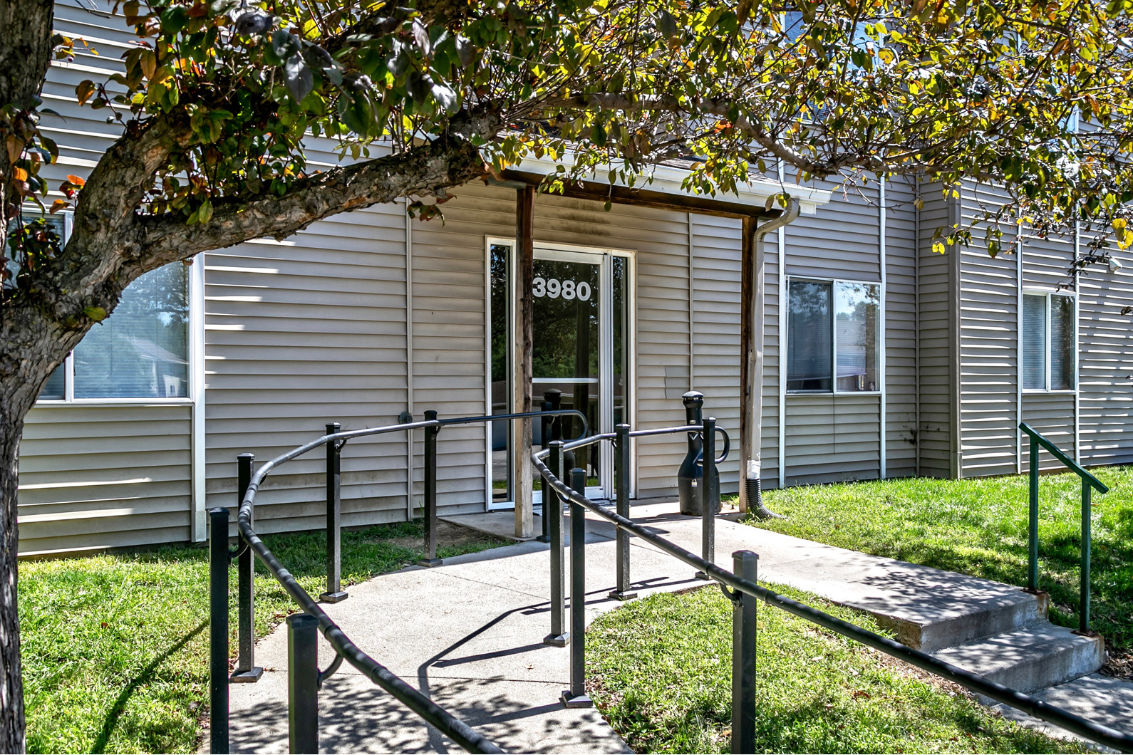 Building exterior at Fox Valley Apartments in Omaha, NE