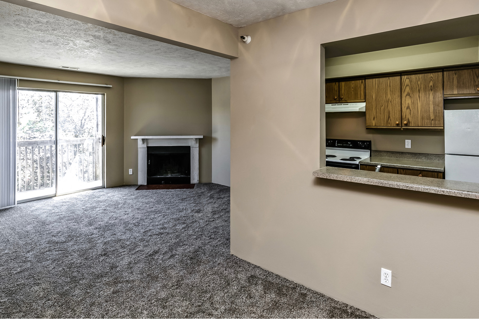 Pass-through breakfast bar at Fox Valley Apartments in Omaha, NE