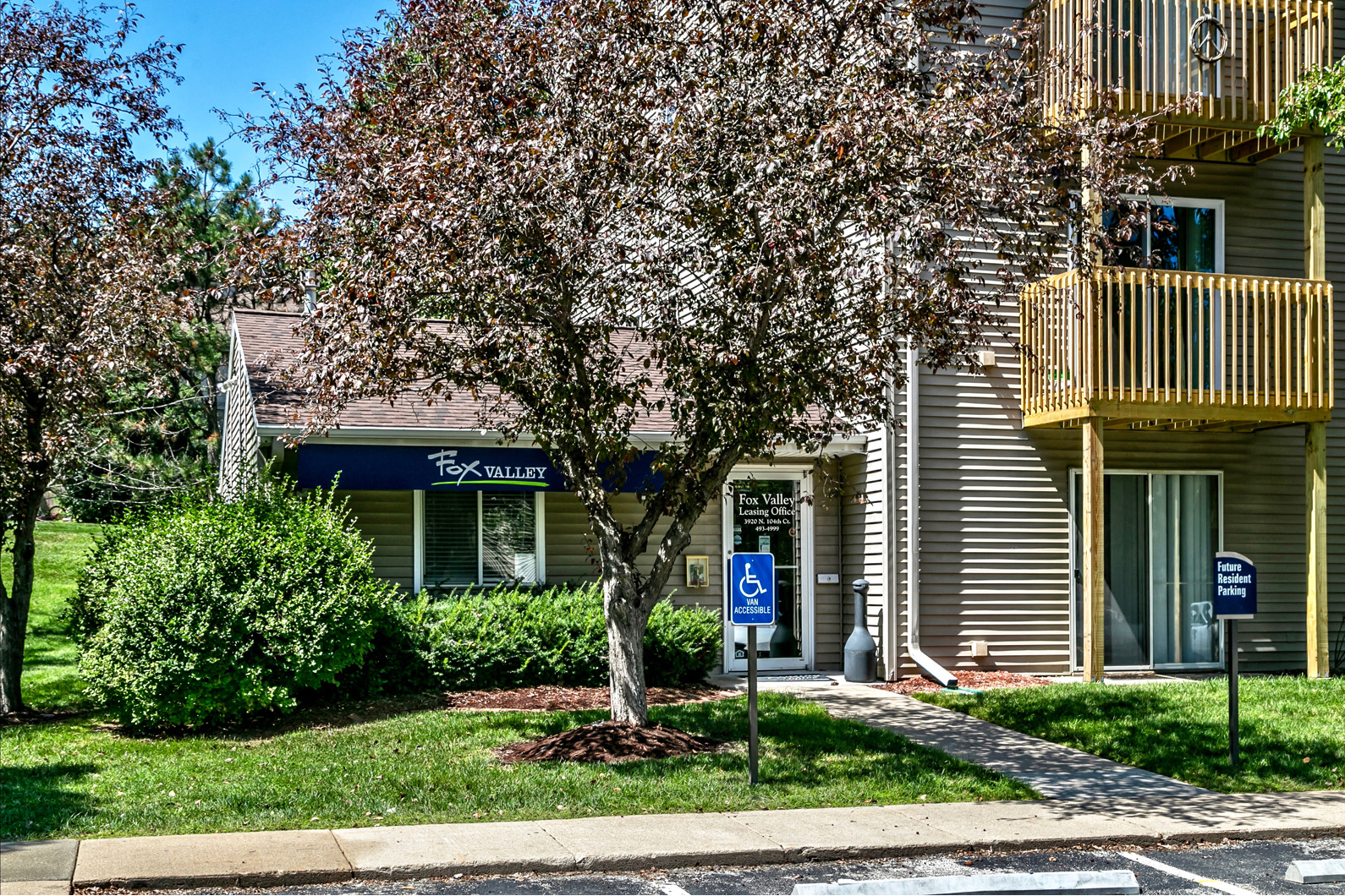 Leasing office at Fox Valley Apartments in Omaha, NE