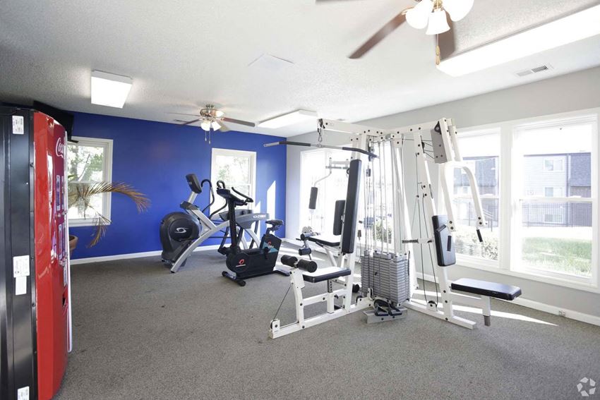 Fitness Center at Hudson Pointe Apartments in Kansas City, MO - Photo Gallery