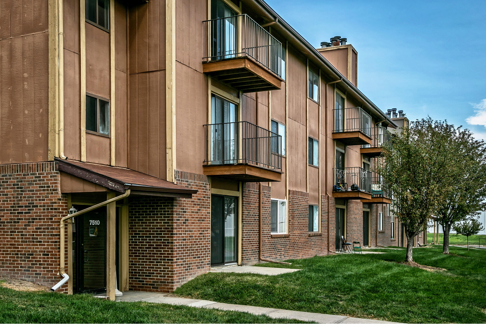 Building exterior at Howard Street Apartments, Omaha, NE