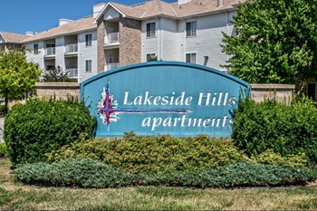 Lakeside Hills Apartments Property Signage
